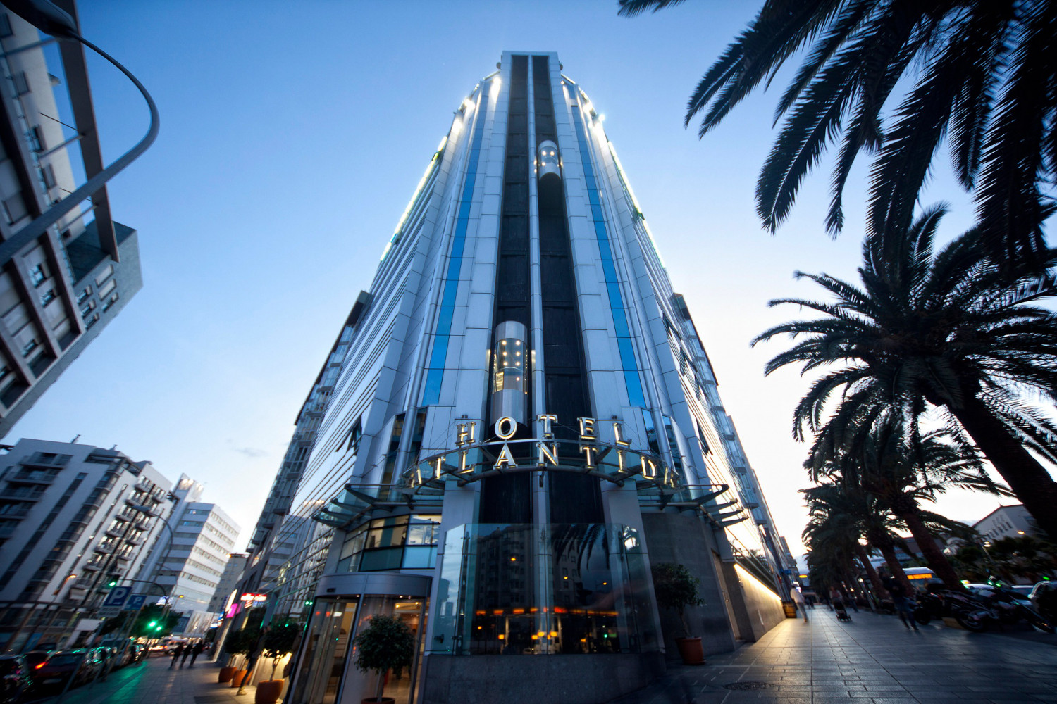 El Lugar: Modernas instalaciones en el corazón de la capital